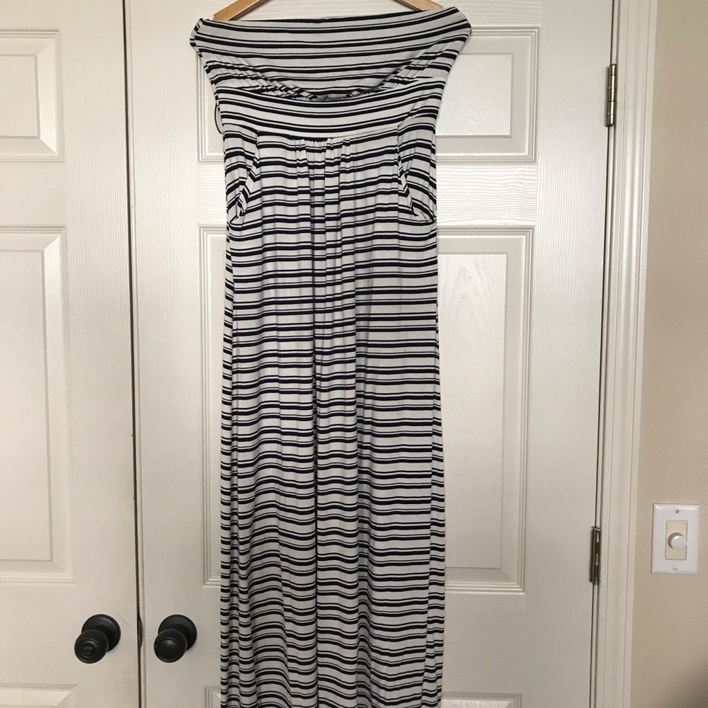 Strapless maxi dress. Size L